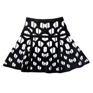 Diane Von Furstenburg Flote Skater Skirt Women’s P/XS Mini Geometric Black White